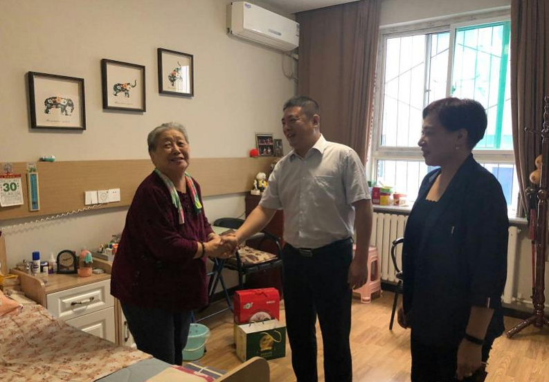 济南天桥区民政局：“庆国庆 迎重阳”活动来到